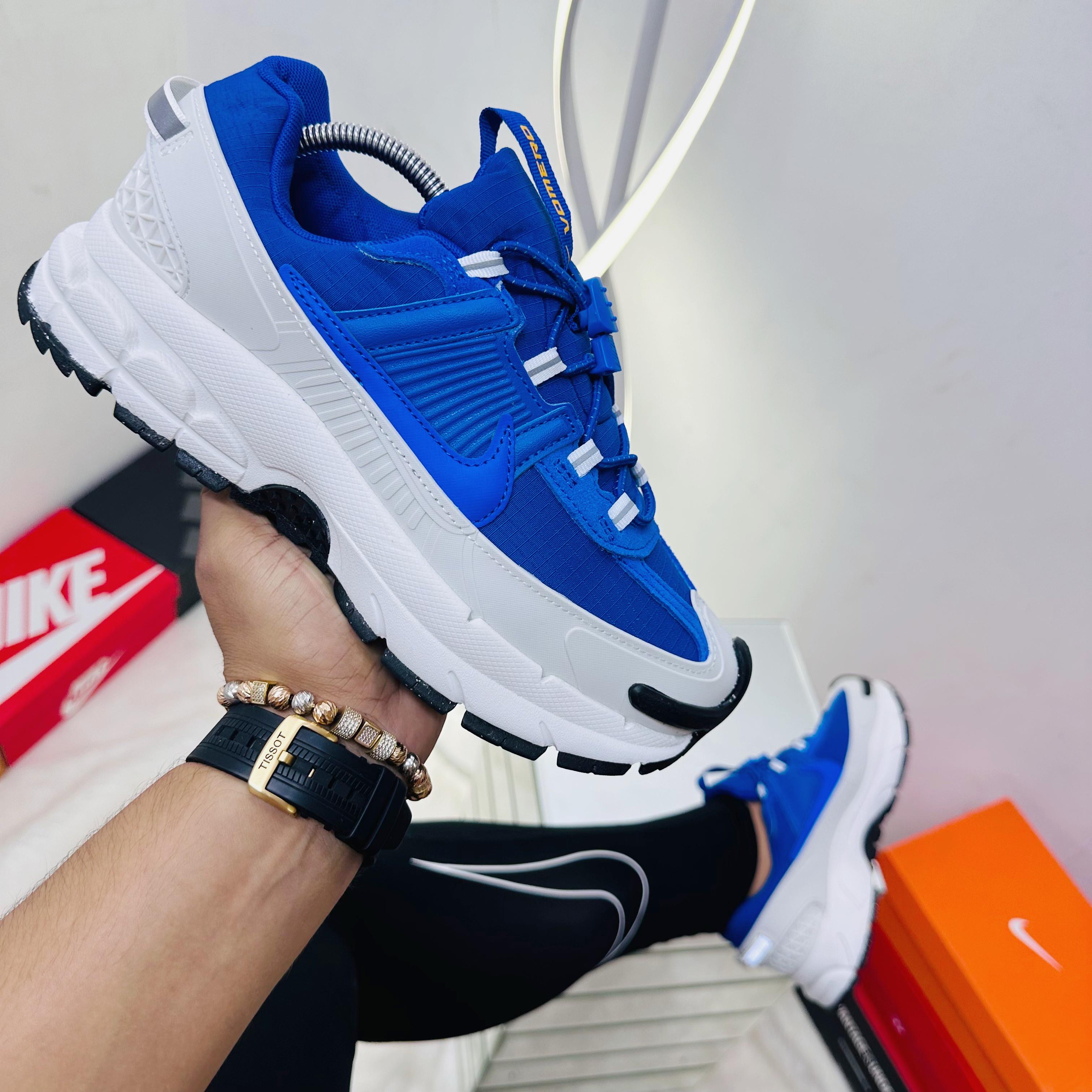 NIKE VOMERO 5 ROAM CABALLERO