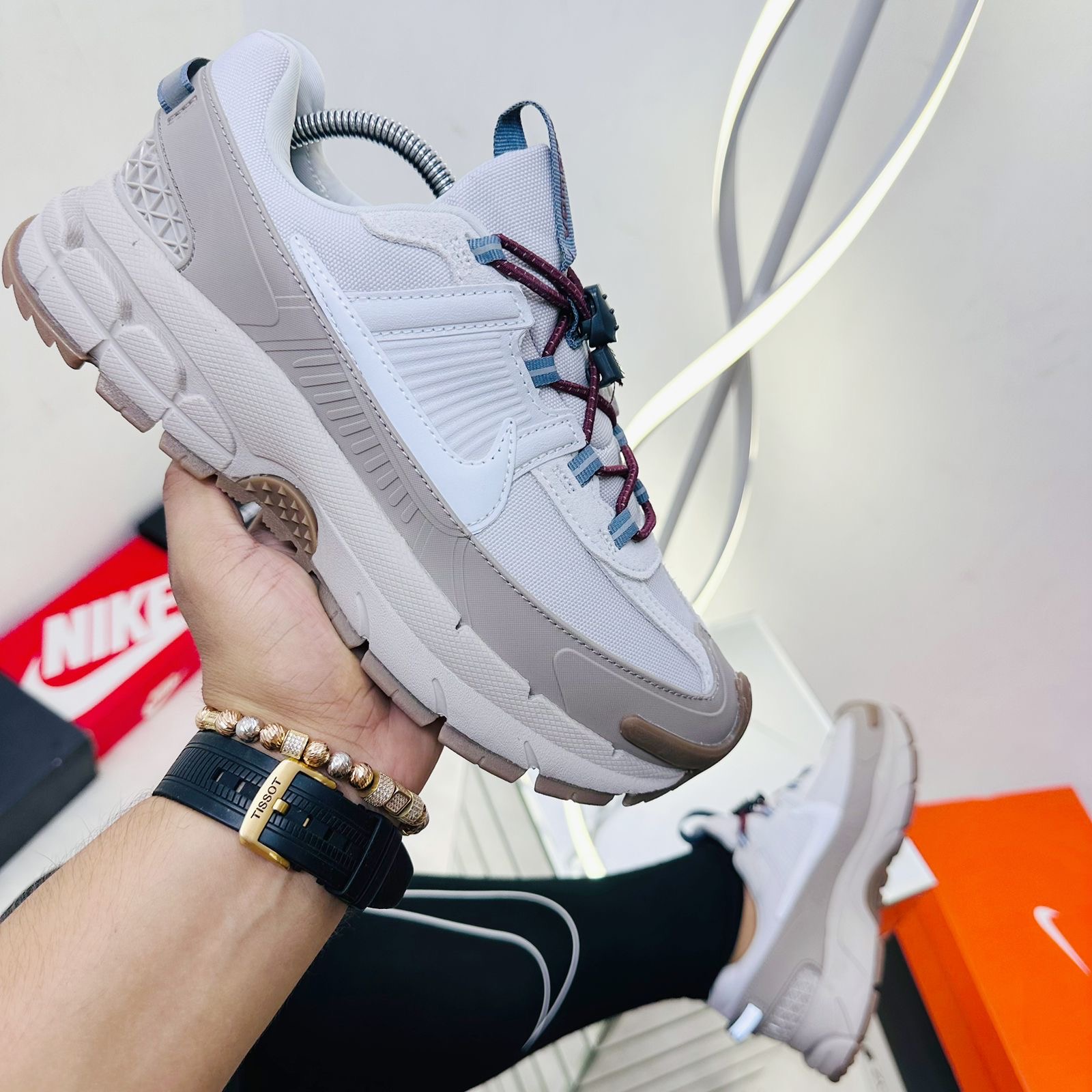 NIKE VOMERO 5 ROAM CABALLERO