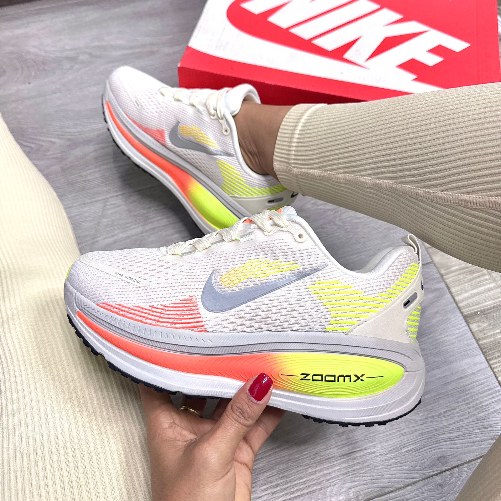 NIKE VOMERO PLUS DAMA