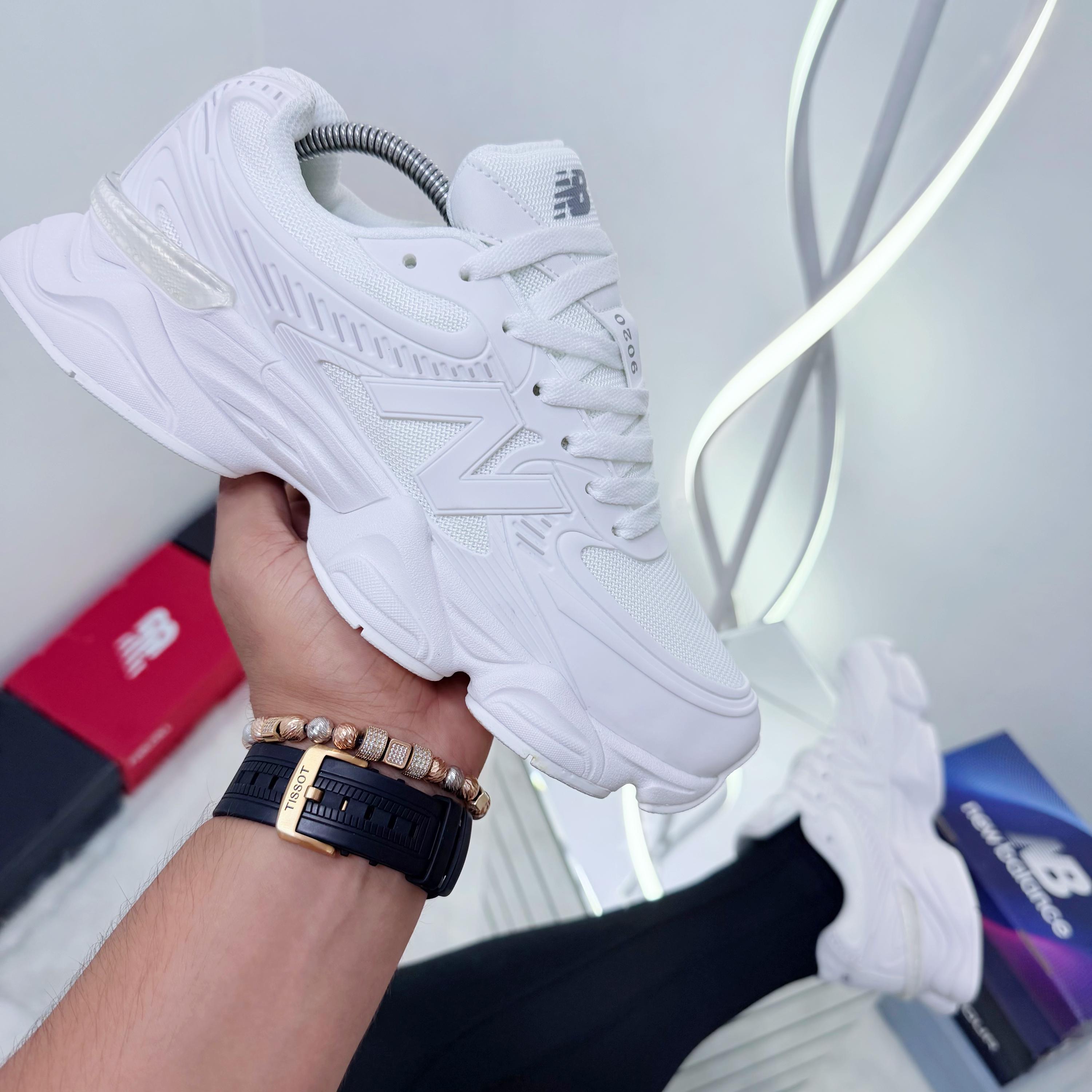 NEW BALANCE 9020